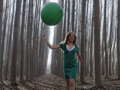 La saturación del ruido digital, la escasez de vínculos auténticos, la fragilidad emocional que recorre a millones… todo empuja hacia una especie de renacimiento interior