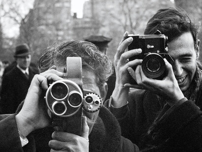 Paul McCartney, Photographers in Central Park. New York, February, 1964. Courtesy of Frist Art Museum