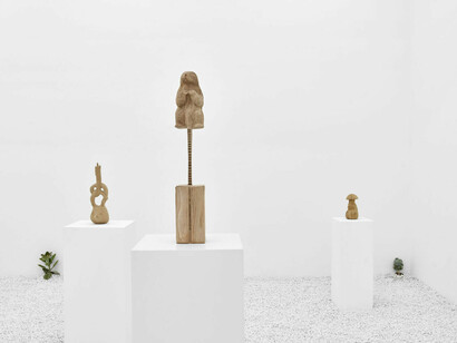 Laurent Le Deunff, Kuriosität, exhibition view. Courtesy of Sies + Höke Galerie