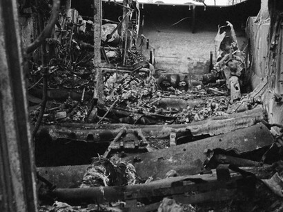 Destroços. Quando o terceiro filme foi lançado e com ele as visões e premonições ocorreram na montanha russa, foi um fenômeno para mim, eu amei desvendar junto com a Wendy, as pistas das mortes pelas fotos que foram tiradas naquela noite, e em como todos que saíram da montanha russa iriam morrer