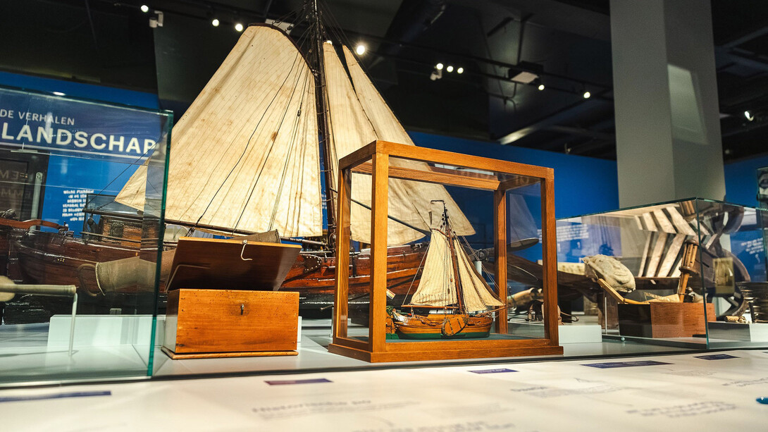 Wer schreibt geschichte? Ausstellungsansicht. Mit freundlicher genehmigung des Groninger Museums