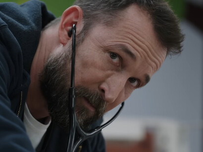 In The Pitt, each hour unfolds without relief, exposing how care, failure, and resilience coexist under constant pressure