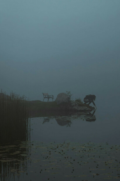 En la era moderna, los rituales tradicionales se desvanecen, dejando un vacío que la tecnología intenta llenar con nuevas formas de conexión simbólica