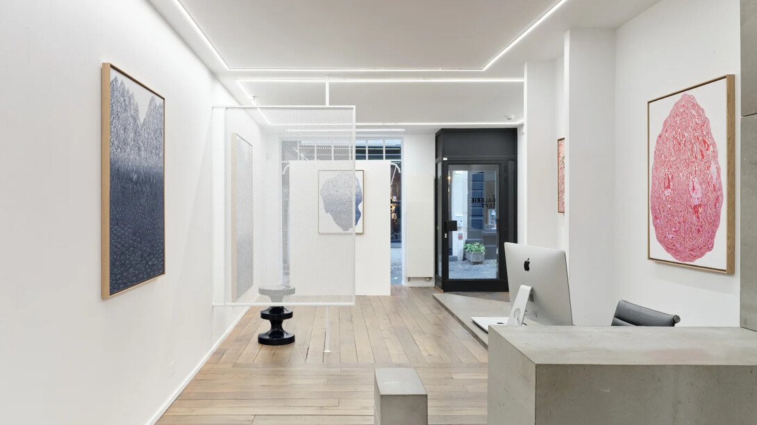 Various artists, Edge of control, exhibition view. Courtesy of Galerie Sept