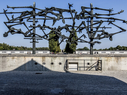 Junto a la mayoría de los prisioneros cristianos detenidos por los nazis fue conducido el 16 de junio a Dachau. Campo de concentración de Dachau, cerca del pueblo de Dachau, 13 km al noroeste de Múnich, Baviera, Alemania