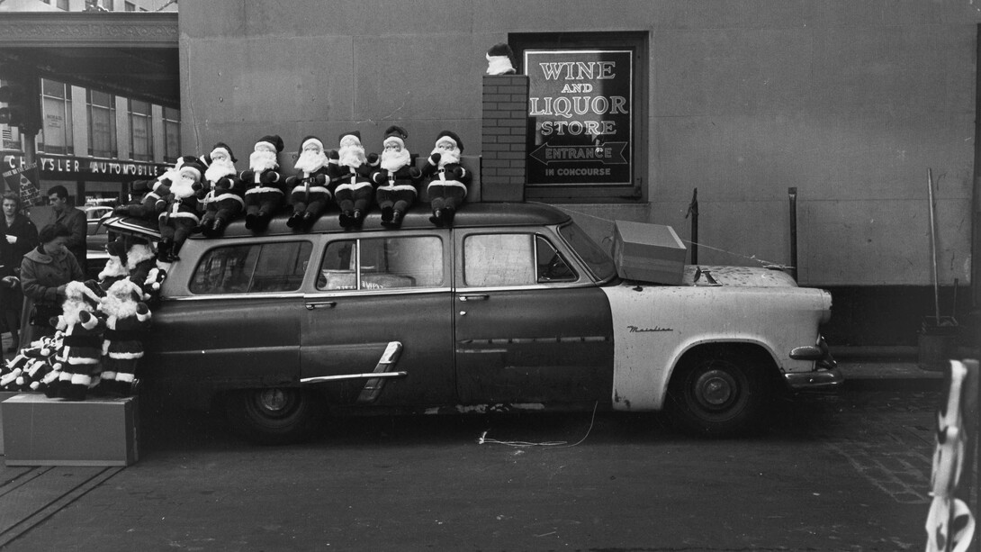 Lee Friedlander, New York city (detail), 1961. © Lee Friedlander, Courtesy Fraenkel Gallery, San Francisco and Luhring Augustine, New York, at Deborah Bell Photographs, New York