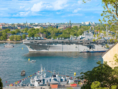 Les flottes modernes illustrent la projection du pouvoir militaire comme outil de persuasion diplomatique, une paix garantie par la force