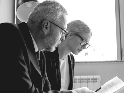 Oggi, a fronte di segnalazioni gravi da parte di pronto soccorso, polizia, pediatri
o scuole, per le istituzioni preposte è molto più difficile procedere per timore di essere denunciati