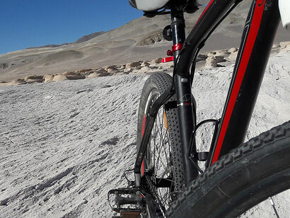 El cielo azul te corona, tus ríos y tu fauna te dan serenidad, el frío y el viento te hacen salvaje y hostil. Antofagasta de la Sierra, Catamarca, Argentina