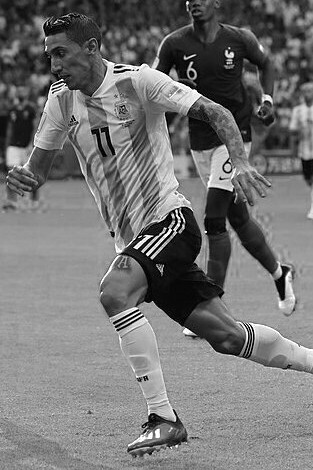 Ángel Di María enfrentando a Francia durante el mundial de Rusia 2018