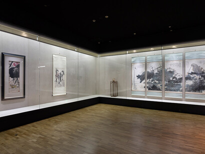 Charm of clay, fragrance of ink: a special exhibition of masterpieces in modern chinese painting and Yixing teapots, exhibition view. Courtesy of Long Musuem