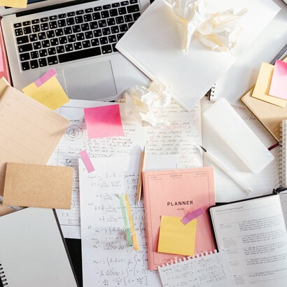 Un proposito resiste nel tempo quando lo colleghiamo a un’identità (“sono una persona che…”), non solo a un risultato da raggiungere