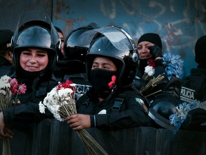Com as mudanças sucessivas das Repúblicas, a imagem da polícia foi-se deteriorando de uma maneira que está difícil organizar e manter a ordem neste país. A fraqueza na formação e os esquemas que norteiam a seleção dos futuros agentes da polícia é um cancro difícil de curar. Até os requisitos mínimos de seleção dos futuros agentes da polícia foram ignorados e hoje temos polícias bandidos que entram para a polícia, se apoderam da farda e das armas para continuarem a fazer das suas, e com isso ter benfeitorias a custo individual no crime, em detrimento da proteção pública que é a sua tarefa