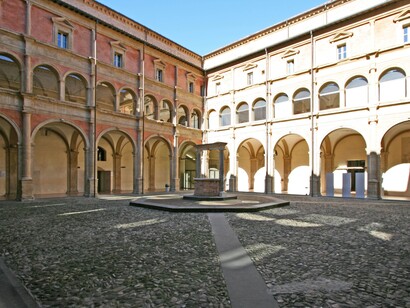 San Giovanni in Monte, i chiostri furono restaurati a partire dal 1996. Oggi l'ex monastero è sede del Dipartimento di Storia, Culture e Civiltà dell'Università di Bologna, Italia