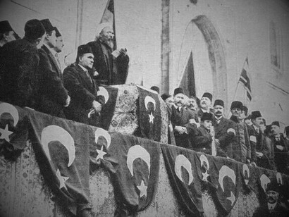 Fin del Imperio Bizantino: La última entidad que se consideraba heredera del Imperio Romano desapareció tras más de mil años de existencia.Estambul, Turquía