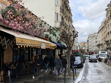 Il rapporto con Parigi rafforzò in lui l’idea di una letteratura come strumento critico e civile, oltre i confini nazionali