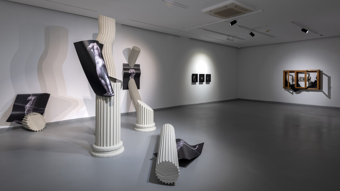 Lucia Tallová, Unstable monuments, exhibition view. Courtesy of Zilberman Gallery. Photo by Kayhan Kaygusuz