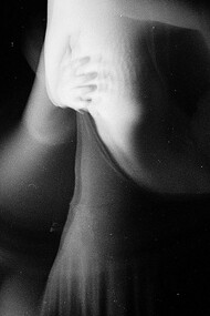 Figura di profilo catturata in movimento 