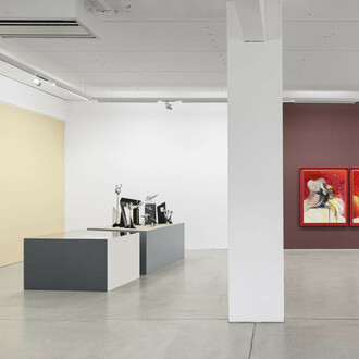 Simon Fujiwara, Who’s iconic? – Paintings, drawings, and maquettes from the whoseum of who the baer, exhibition view. Courtesy of G2 Kunsthalle