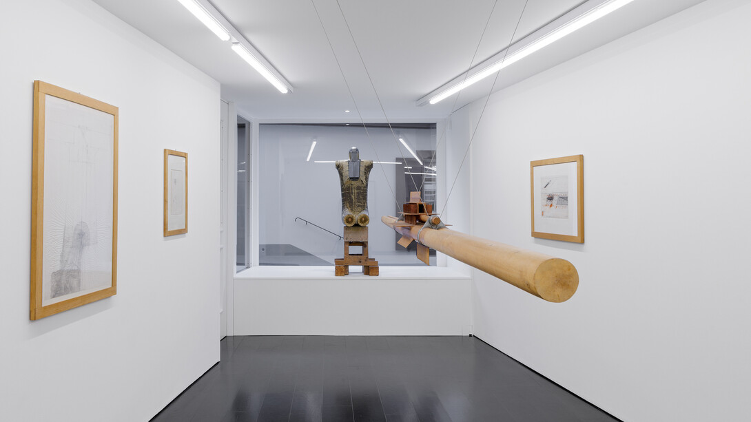 Walter Pichler, Die bleche und ich gehen heim, ausstellungsansicht. Mit freundlicher genehmigung von Contemporary Fine Arts