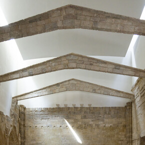Juan López, Un tratamiento superficial, vista de exhibición. Cortesía del artista y del Museo Patio Herreriano. Foto por Victor Hugo Martín Caballero