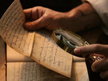 Aproveita bem aí o seu quintal, o pé de ameixa, o seu melhor amigo que a vida te deu, você vai saber disso um dia, o Dadá nunca será batido, claro que você vai encontrar outros amigos importantes e bons em sua vida, mas ele será sempre especial, curta-o bastante, porque ele vai nos deixar cedo, mas esse assunto não é para agora, talvez quando você crescer um pouco, por enquanto aproveite a sua melhor amizade!