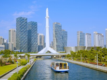Songdo è un esempio di città smart pianificata, con un’architettura sostenibile e high-tech, che integra design urbano innovativo e tecnologie all’avanguardia per creare un ambiente urbano efficiente e vivibile. Songdo, Yeonsu-gu, Incheon, South Korea