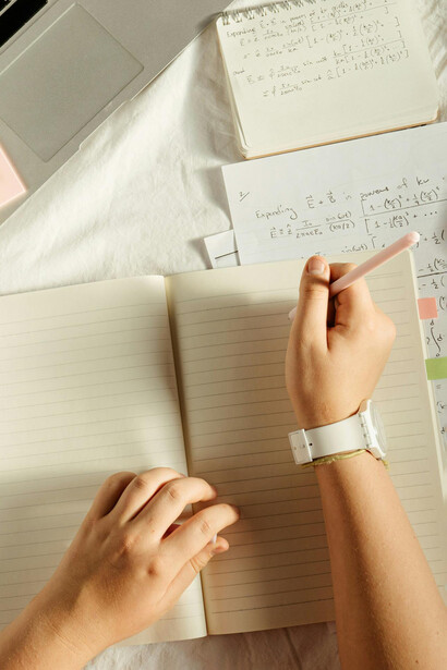 El ingreso masivo de los teléfonos celulares al aula ha modificado radicalmente los modos de atención y los vínculos escolares