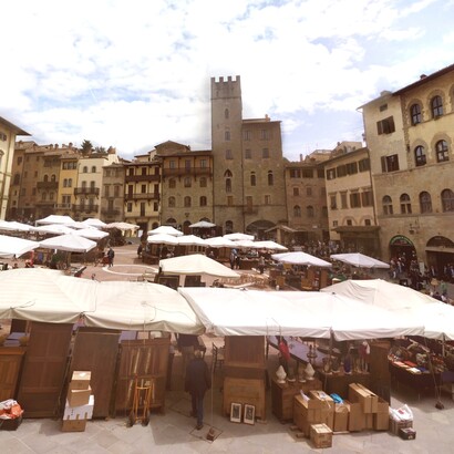 Nato nel 1968 grazie all’intuizione di Ivan Bruschi, ha contribuito in modo decisivo alla rinascita del centro storico cittadino. Arezzo, Toscana, Italia