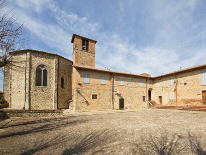 Montone è legato alla figura di Andrea Fortebraccio, detto Braccio da Montone, celebre condottiero del Quattrocento. Montone, Umbria, Italia