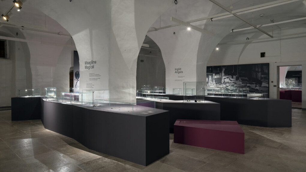 The dark sky of imagination. Jewellery by Kadri Mälk, exhibition view. Courtesy of Estonian Museum of Applied Art and Design