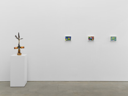 Arthur Simms, Caged bottle, exhibition view. Courtesy of Karma Gallery