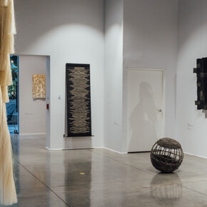 Rosana Escobar y Vanessa Gómez, Feraz encuentros con lo natural, vista de exhibición. Cortesía de Galería La Cometa