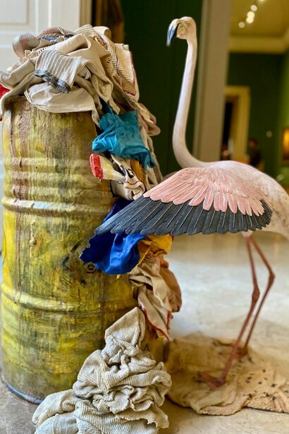 Bertozzi & Casoni, Fenicottero degli stracci, 2025, ceramica policroma. Courtesy Bertozzi & Casoni