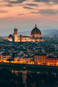 Vista noturna da cidade de Florença, Itália