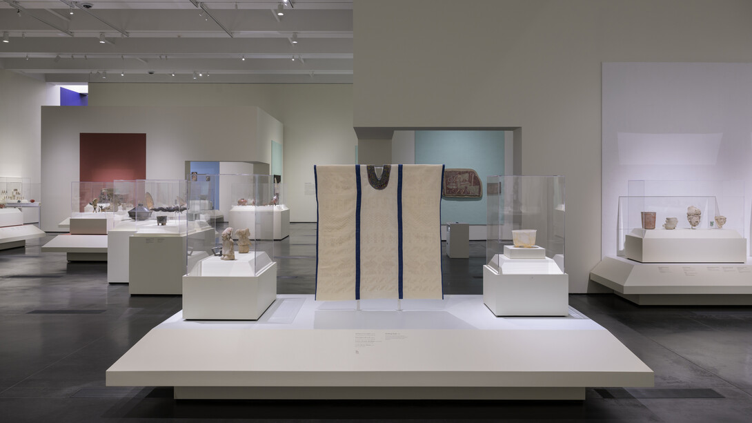 We live in painting. The nature of color in mesoamerican art, exhibition view. Courtesy of Los Angeles County Museum of Art (LACMA)