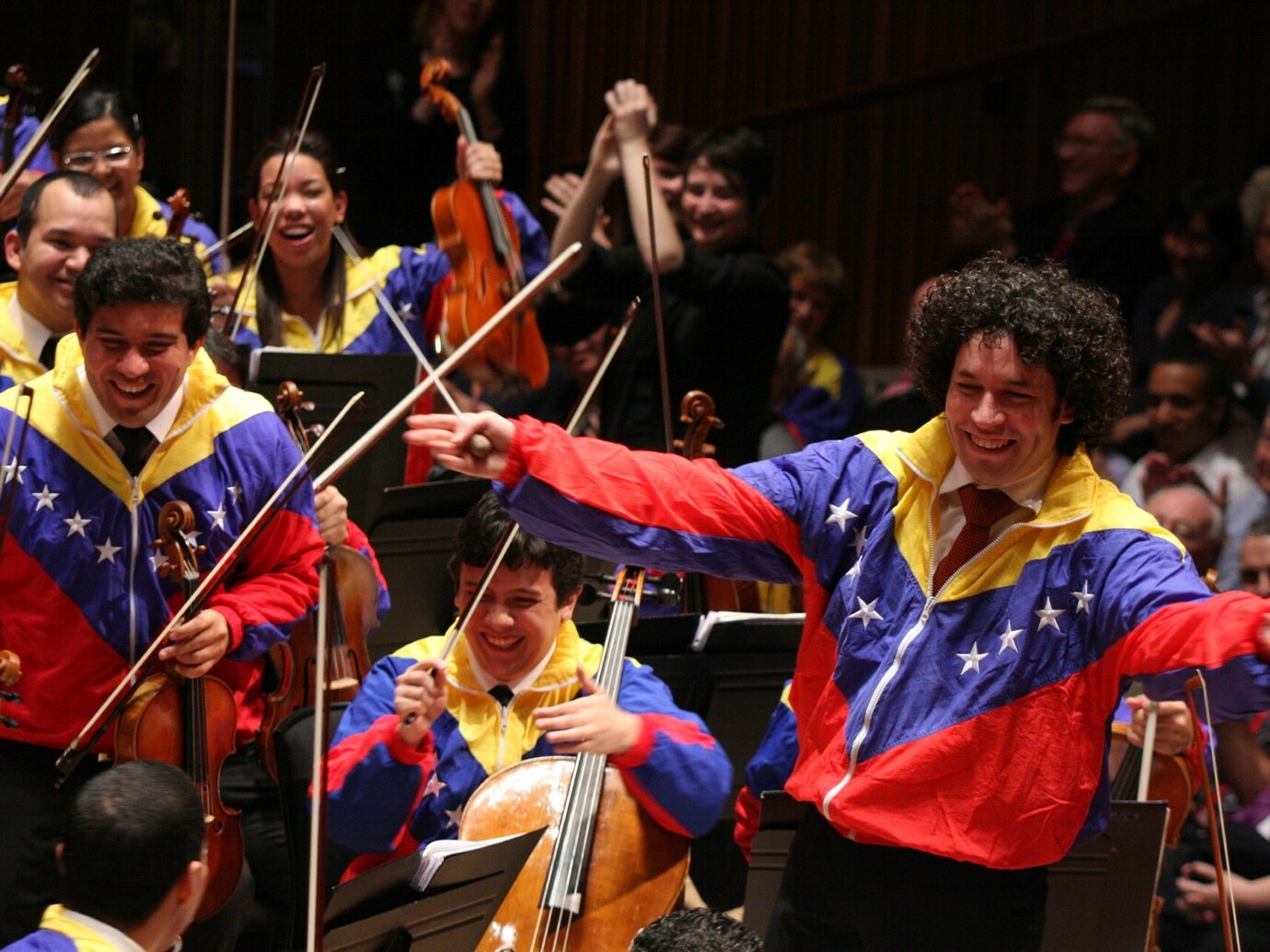 Самый большой оркестр. Concord orchestra. Доминиканский оркестр эль доми. Концерт "дерзкие струны" ансамбля "el classic". Доминиканский оркестр эль доми.