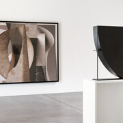 Erin Shirreff, Table muse, ausstellungsansicht. Mit freundlicher genehmigung von Von Bartha