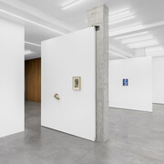 Tatiana Gorgievski, The skin I don’t have, vue de l'exposition. Avec l'aimable autorisation de la Whitehouse Gallery