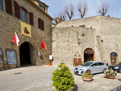 La cucina tipica e l’atmosfera tranquilla rendono Montone una meta ideale per chi cerca autenticità e relax. Montone, Umbria, Italia