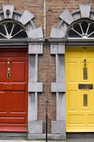 Casa. Portas típicas britânicas