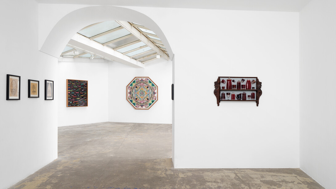 Duke Riley, Baigné de vos langueurs, vue d'exposition. Avec l'aimable autorisation de la Galerie GP & N Vallois