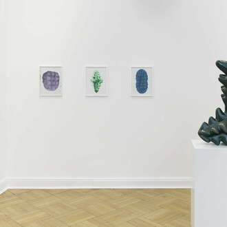 Jaana Caspary, Skulptur, ausstellungsansicht. Mit freundlicher genehmigung der Galerie Friese. Foto von Eric Tschernow