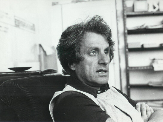Iannis Xenakis (1922 – 2001) è stato un compositore, ingegnere e architetto greco naturalizzato francese