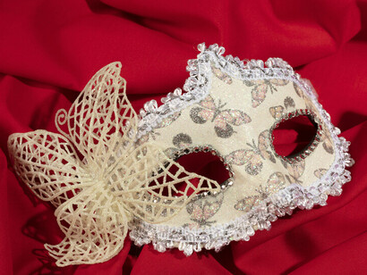 A pesar de los avances tecnológicos en la industria textil, las técnicas ancestrales de costura han experimentado un renacimiento en la alta costura