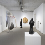 Various artists, Urania, exhibition view. Courtesy of Galerie Jocelyn Wolff. Photo by Fabrice Gousset
