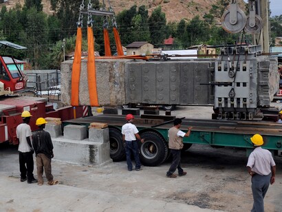 L’obelisco fu trasportato in Etiopia in tre parti con voli speciali e ricollocato nel suo sito originale nel 2008