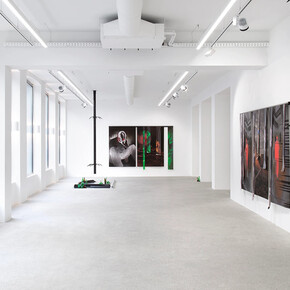 Nicolas Lebeau, Would you wear my eyes? Vue de l'exposition. Avec l'aimable autorisation de la Galerie Kamel Mennour