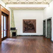 Austyn Weiner, Something borrowed, something plum, vista della mostra. Cortesia della Galleria Massimo De Carlo