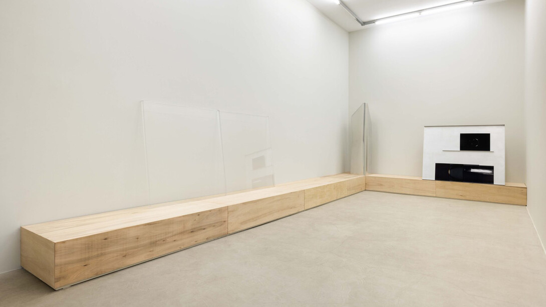 Thea Djordjadze, Back facing front, exhibition view. Courtesy of kaufmann repetto